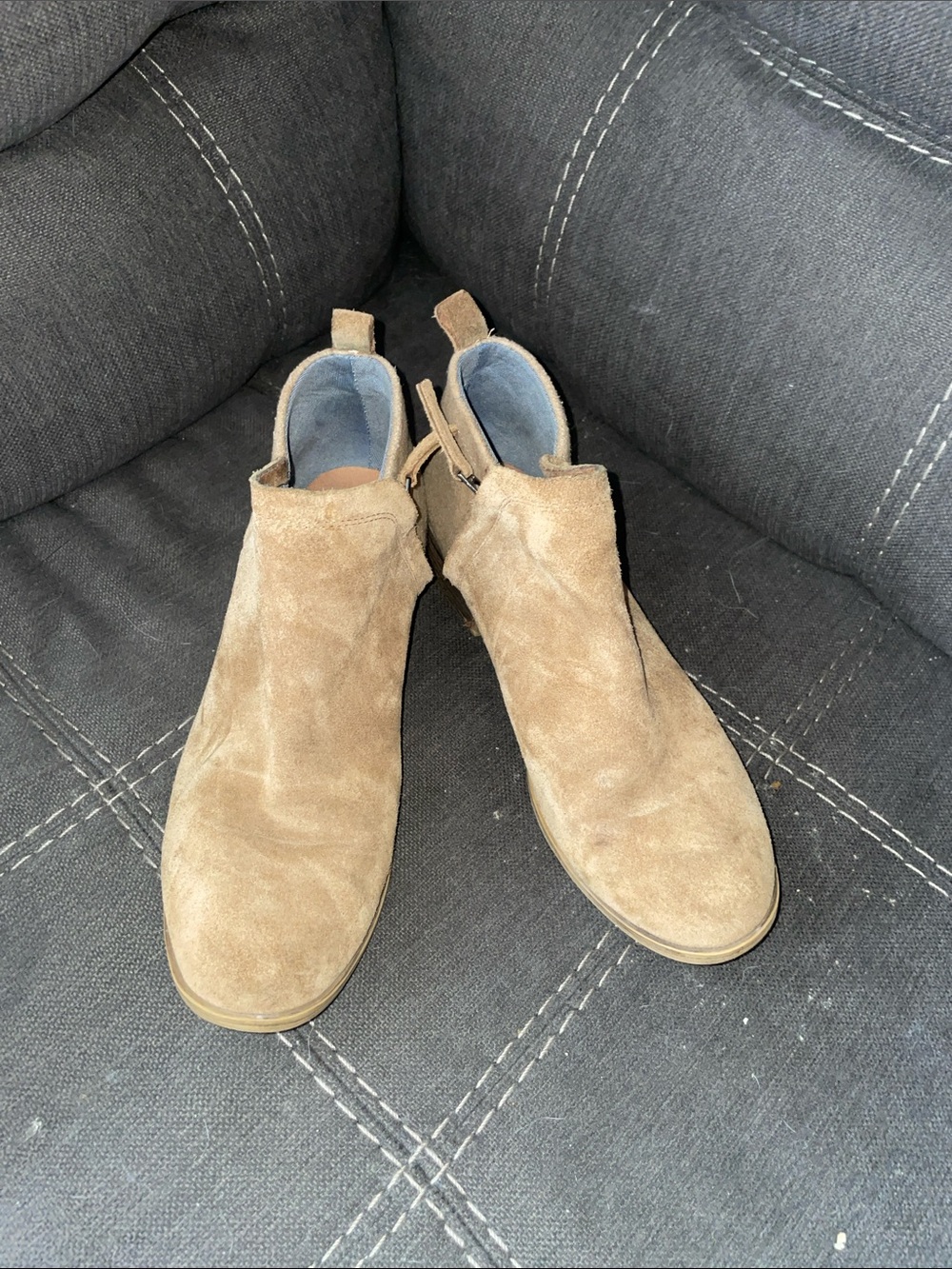 Toms boots size 8